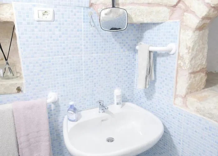 Trulli Azzurri Bed & Breakfast *